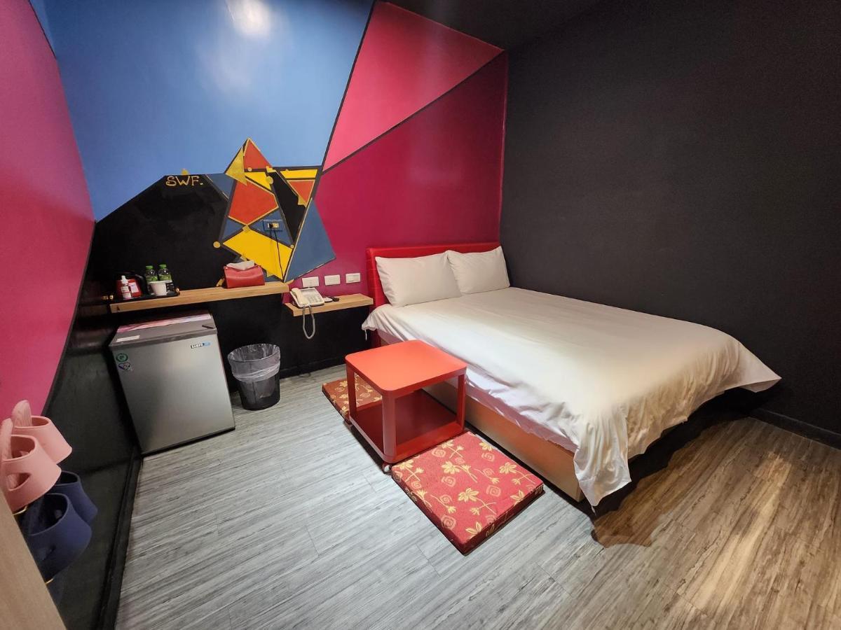 Swf淡水新五福旅館 Sinwufu Hotel Екстер'єр фото