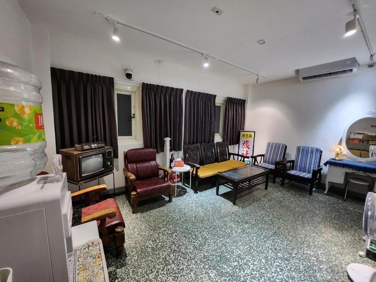 Swf淡水新五福旅館 Sinwufu Hotel Екстер'єр фото
